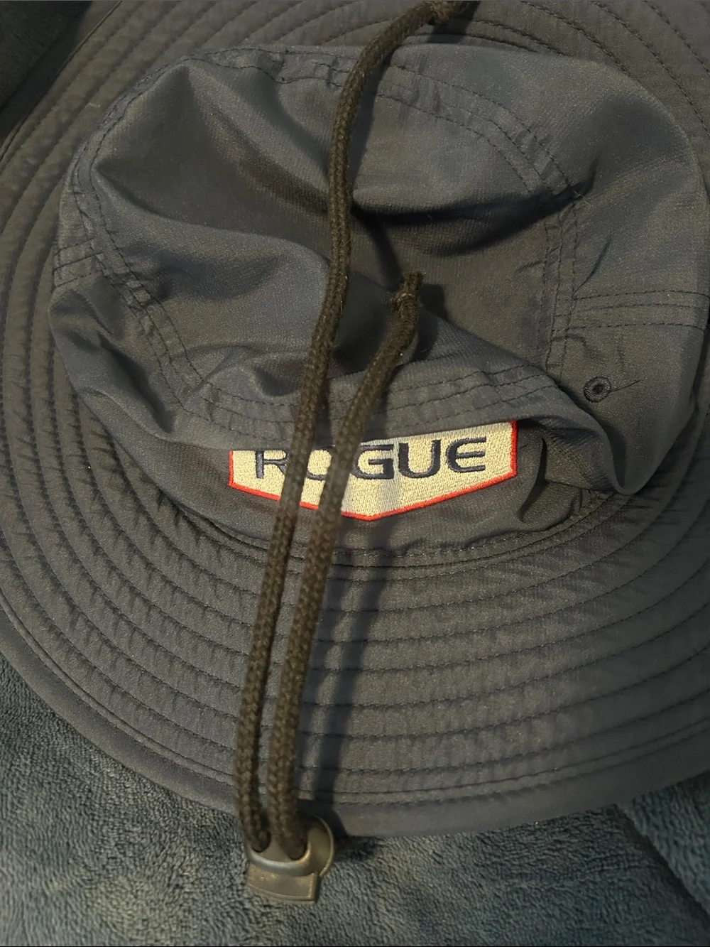 Rogue Bucket Hat. Size L/XL.